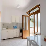 Tre Motrat * Ksamil