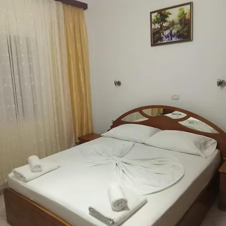 Guest house Tre Motrat Ksamil