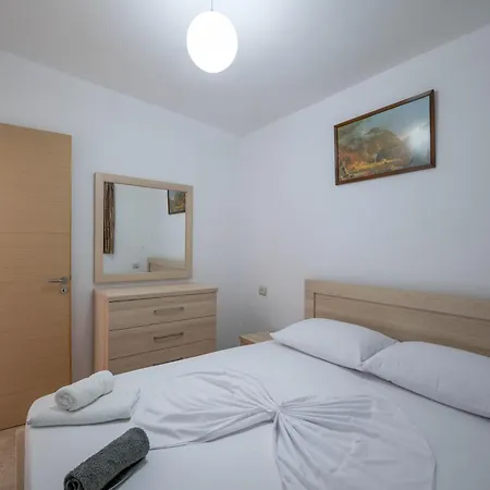 Pensionat Tre Motrat *