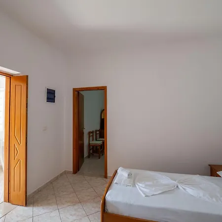 Pensionat Tre Motrat *