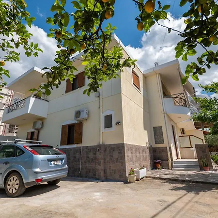 Guest house Tre Motrat Ksamil