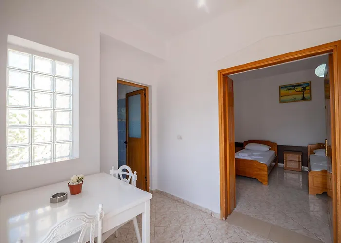 Pensjonat Tre Motrat *