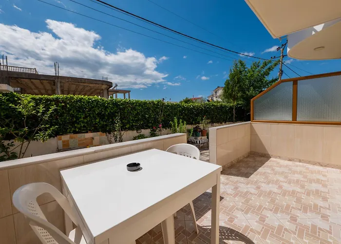 Tre Motrat Pensjonat *