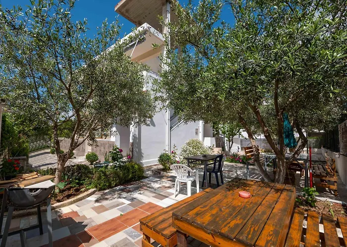 Tre Motrat Pensjonat