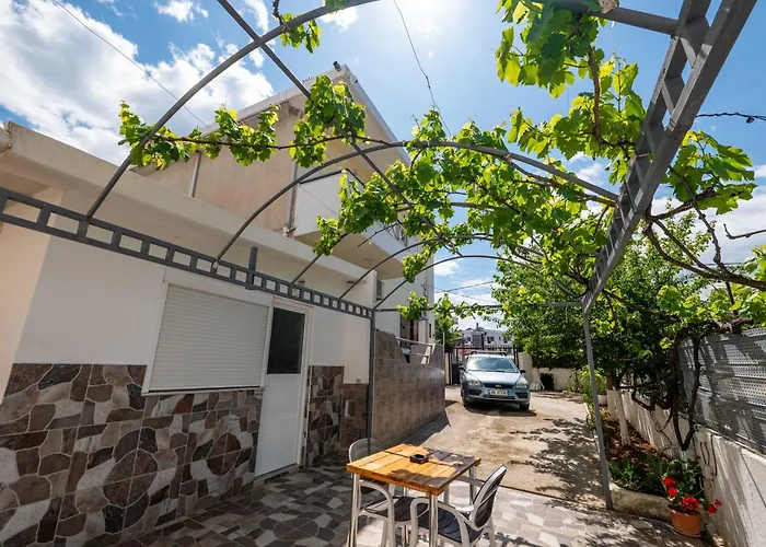 Tre Motrat Pensjonat Ksamil