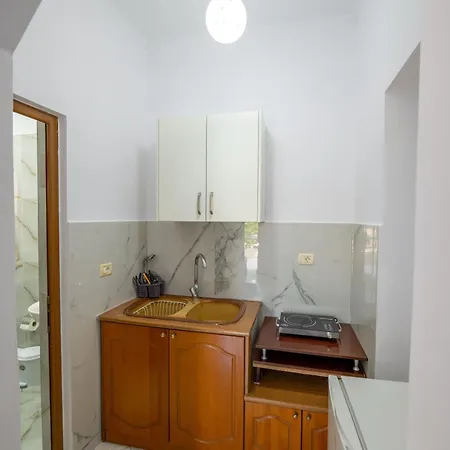 Tre Motrat Maison d'hôtes Ksamil