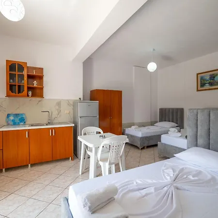 Tre Motrat * קסאמיל