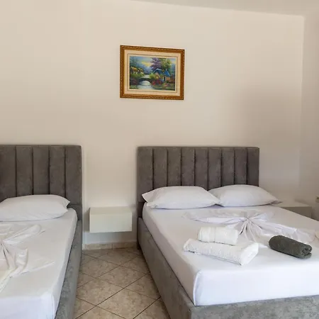 Tre Motrat Maison d'hôtes Ksamil