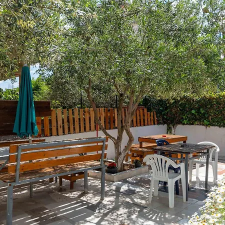 Tre Motrat Maison d'hôtes Ksamil