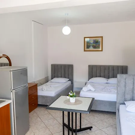 Guest house Tre Motrat