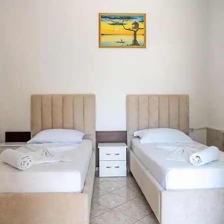 Guest house Tre Motrat Ksamil