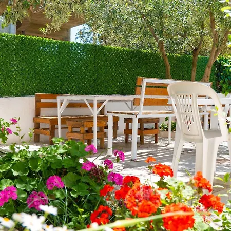 Tre Motrat Guest house